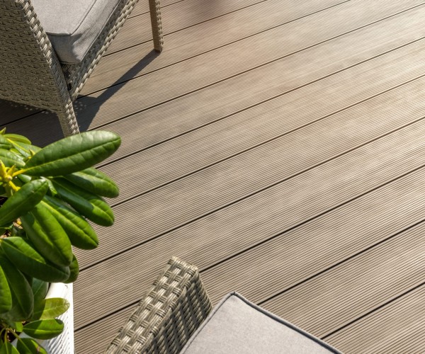 Deck Kompozit